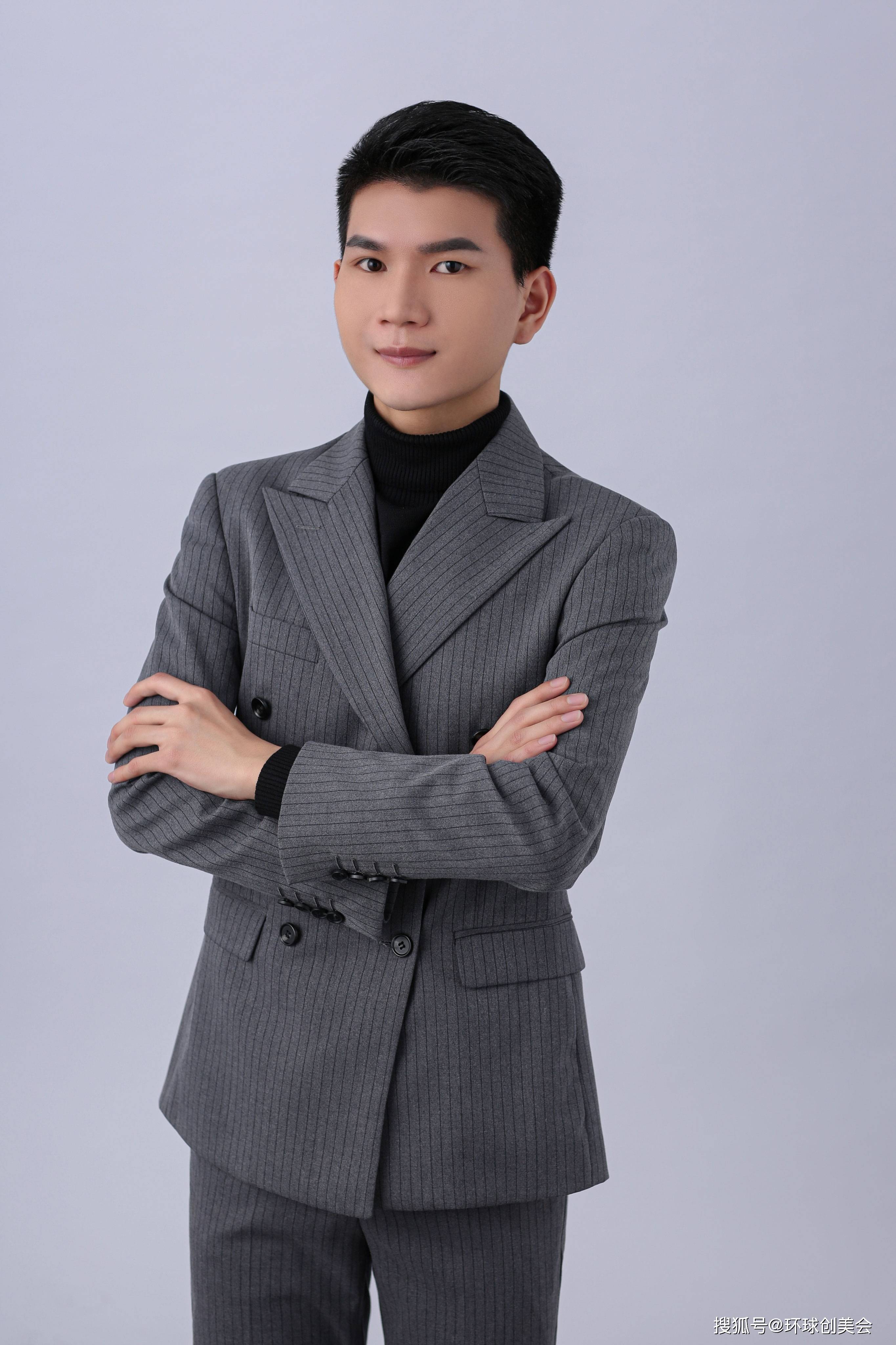 钟亮 包装与印刷设计负责人